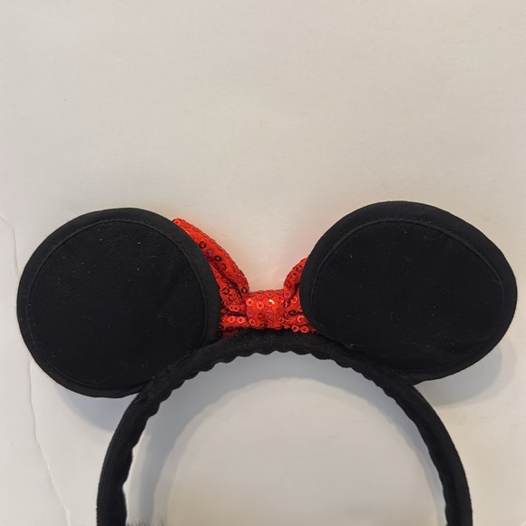 Minnie Mouse ear muffs with red sequin bow - Picture 5 of 5